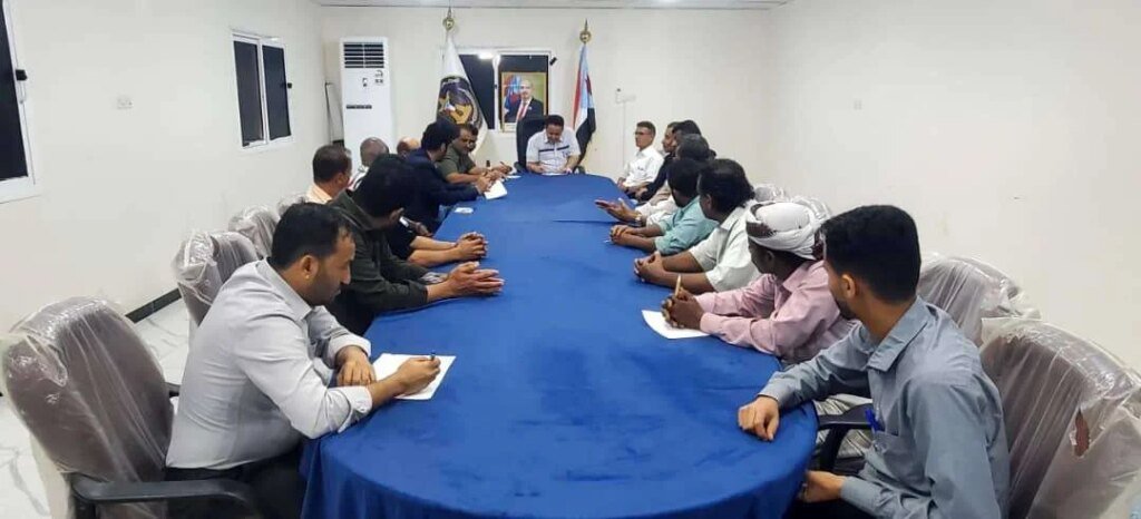 خلال ترأسه اجتماع لانتقالي لحج.. الحالمي يؤكد على أهمية التماسك وتعزيز العمل الخدمي 69dd04dd534a78.61578437