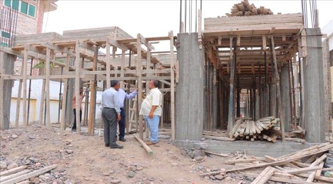 مدير عام خورمكسر يطّلع على تقدم العمل في مشروع فصول جديدة بثانوية عبدالباري للبنات مدير عام خورمكسر يطّلع على تقدم العمل في مشروع فصول جديدة بثانوية عبدالباري للبنات