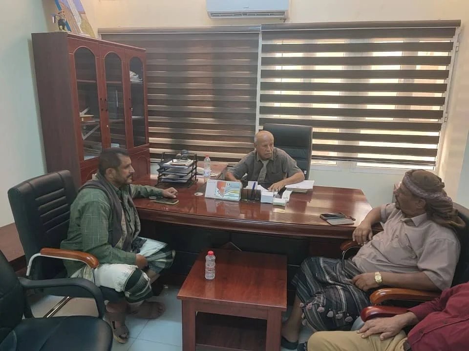 مجلس المستشارين يلتقي رئيس كتلة أبين والشيخ أحمد المصيادي بالعاصمة عدن IMG 20260505 WA0043