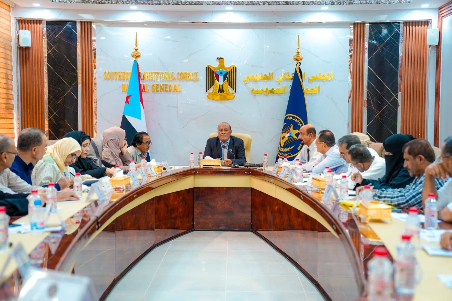 خلال اجتماعها اليوم بالعاصمة عدن.. الهيئة الإدارية للجمعية الوطنية تناقش تداعيات تحرير الدولار الجمركي وتحذر من كارثة إنسانية ٢٠٢٦٠٥٢٠ ١٦٥٥١٨