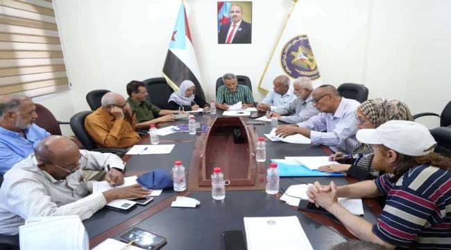 الهيئة الاقتصادية تؤكد مواصلة مواجهة التحديات الاقتصادية والخدمية الهيئة الاقتصادية تؤكد مواصلة مواجهة التحديات الاقتصادية والخدمية