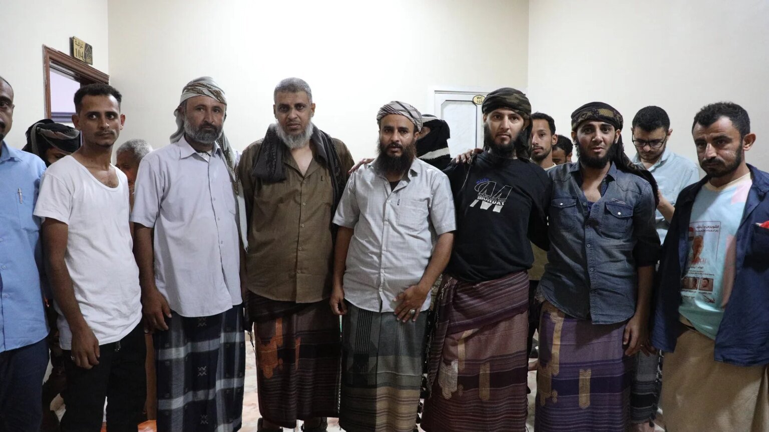 أهالي أسرى القوات المسلحة الجنوبية المحررين يستقبلون أبناءهم بفرحة كبيرة IMG 20260620 WA0176