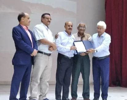 مكتب السياحة بعدن يكرّم المدير العام السابق عادل الشوحبي تقديراً لإسهاماته في القطاع السياحي IMG 20260623 WA01402