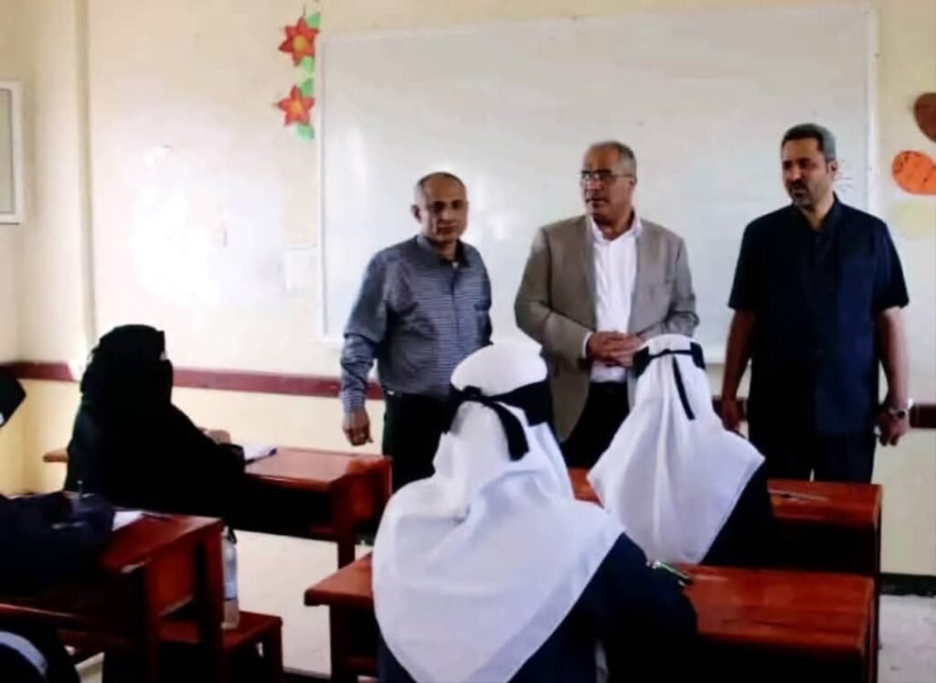 في لفتة إنسانية هزّت “لحج”.. المحافظ “الحالمي” يكافئ طالبة بمليون ريال تحدّت آلام المخاض لتأدية امتحانات الثانويةالعامة SAVE ٢٠٢٦٠٦٠٩ ١٨٣٦٠٦
