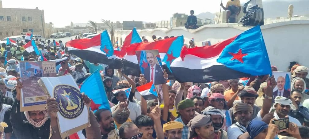 سقطرى تشهد حشودًا جماهيرية واسعة في ذكرى 7 يوليو وتصدر بيانًا سياسيًا حول المستجدات 1783433161 IMG 20260707 WA0042
