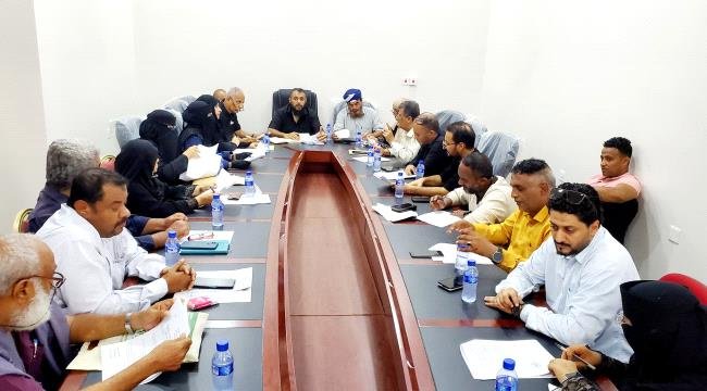 تنفيذي مديرية التواهي يناقش تقارير الصحة والأشغال والصرف الصحي ويؤكد تعزيز مستوى الخدمات للمواطنين تنفيذي مديرية التواهي يناقش تقارير الصحة والأشغال والصرف الصحي ويؤكد تعزيز مستوى الخدمات للمواطنين