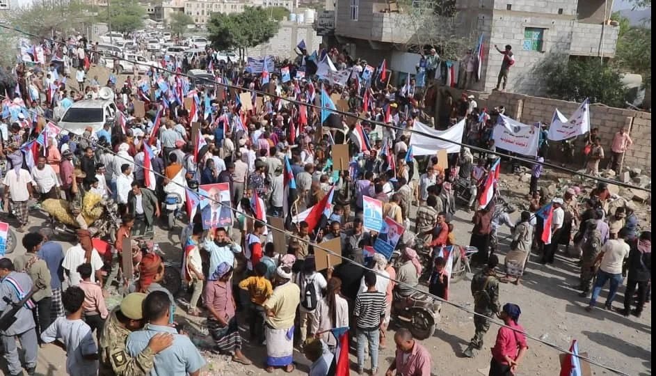 وقفة جماهيرية حاشدة في الضالع تؤكد رفض الوصاية والاحتلال وتدين حملات الاعتقالات 6a58cdcda3546