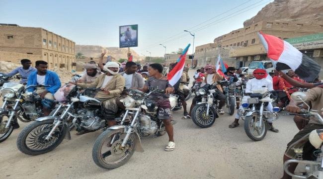 مسيرة سلمية بالدراجات النارية في ساه تؤكد دعم التصعيد الشعبي وترفض تدهور الأوضاع المعيشية مسيرة سلمية بالدراجات النارية في ساه تؤكد دعم التصعيد الشعبي وترفض تدهور الأوضاع المعيشية
