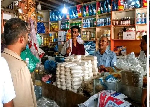 مكتب الصناعة والتجارة بلحج يدشن حملة ميدانية مكثفة لضبط الأسعار ورقابة الأسواق IMG 20260705 WA0059