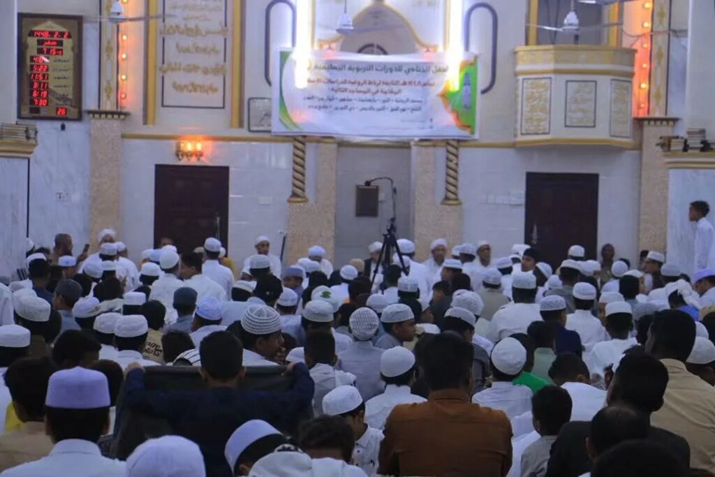 “رباط الروضة” بالمكلا يختتم دوراته التربوية والتعليمية بمشاركة واسعة IMG 20260718 WA0051