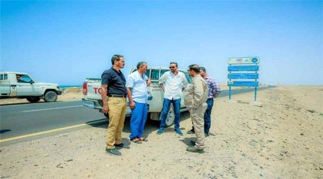 فريق هندسي ينفذ دراسة فنية تمهيداً لصيانة وتأهيل الطريق الدولي في لحج فريق هندسي ينفذ دراسة فنية تمهيداً لصيانة وتأهيل الطريق الدولي في لحج