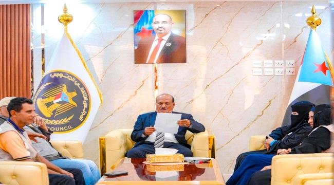 هرهرة يلتقي قيادة مؤسسة الأمل لرعاية الأيتام ويؤكد أهمية تعزيز التكافل المجتمعي لدعم هذه الشريحة هرهرة يلتقي قيادة مؤسسة الأمل لرعاية الأيتام ويؤكد أهمية تعزيز التكافل المجتمعي لدعم هذه الشريحة