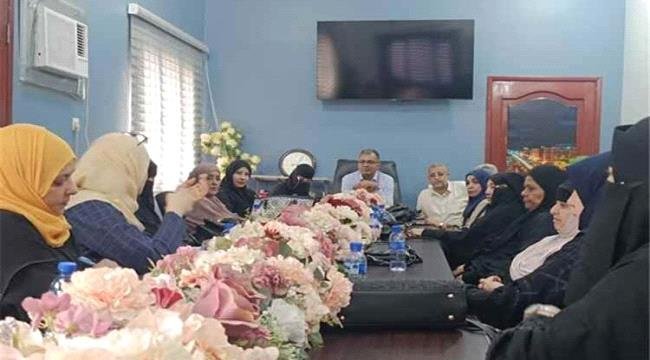 مدير المعلا يناقش مع مديري المدارس استعدادات استقبال العام الدراسي الجديد مدير المعلا يناقش مع مديري المدارس استعدادات استقبال العام الدراسي الجديد