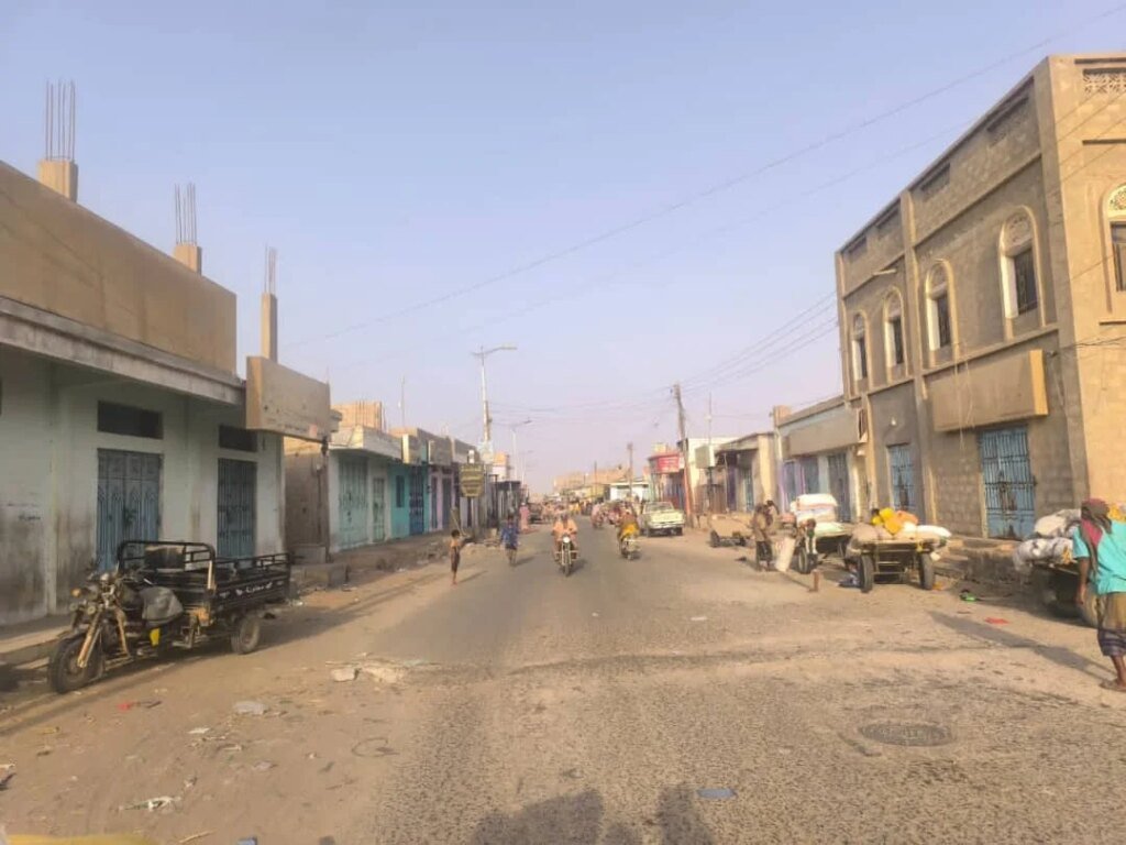 عصيان مدني يشل حركة التجارة في أحور احتجاجاً على تدهور الوضع المعيشي IMG 20260805 WA0034