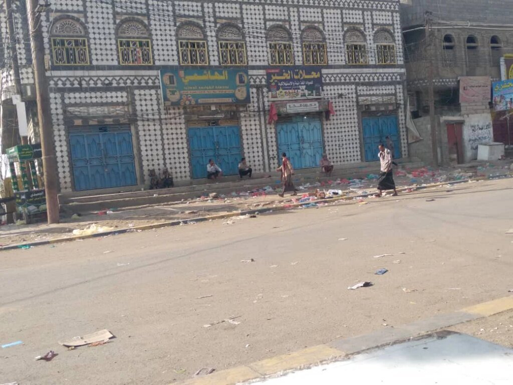 لودر تواصل العصيان المدني للأسبوع الثاني استجابة لدعوة نقابات عمال الجنوب IMG 20260813 WA00651